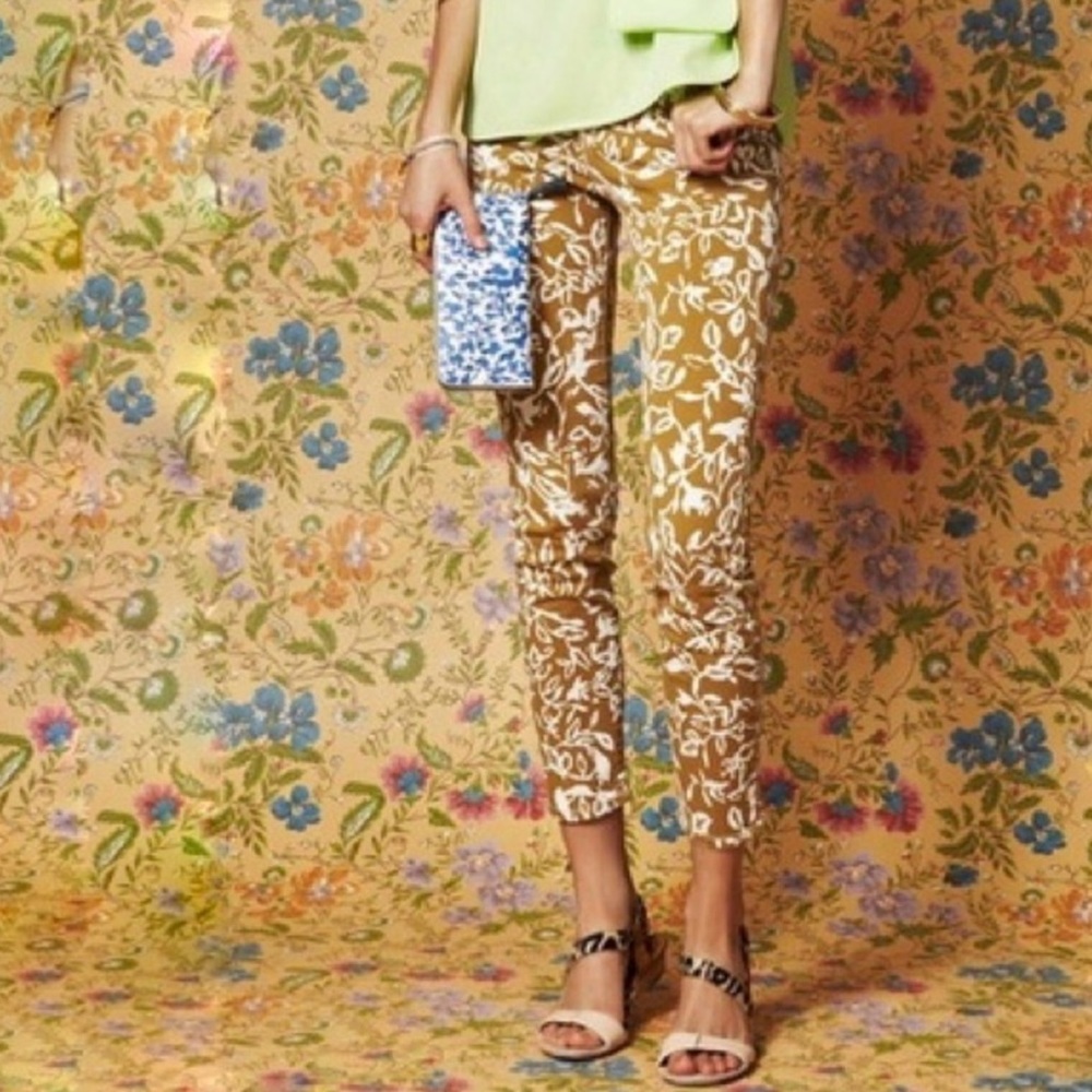 24 CROPPED PATTERNED MUSTARD & WHITE DVF ❤️s Current/Elliott Jeans